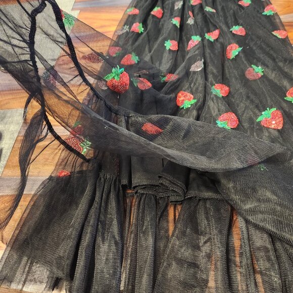 Super Cute Strawberry Dress Large Puff Sleeves Ruffle Sequins Lined V-Neck - Picture 5 of 6